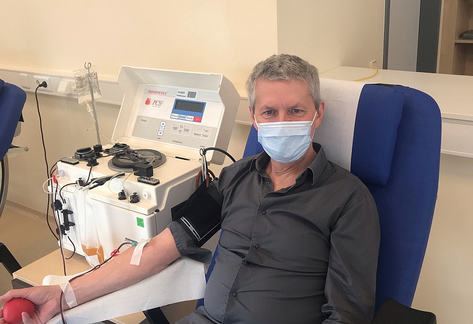 Dr. Joachim Venus aus Potsdam spendet Blut und Plasma