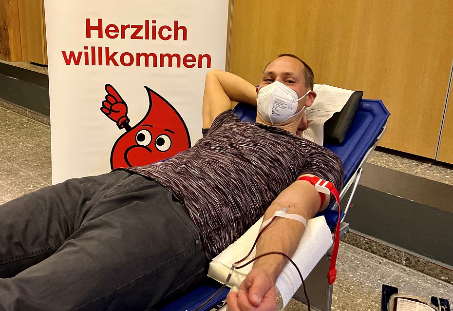 Blutspender Kai Neuhaus bei seiner 125. DRK-Blutspende