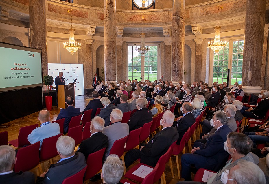 Publikum im Schloss Biebrich