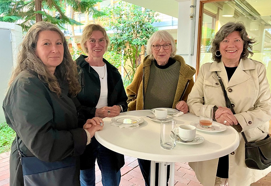 Gruppe von Helferinnen aus den DRK-Ortsvereinen Osterby und Ascheffel