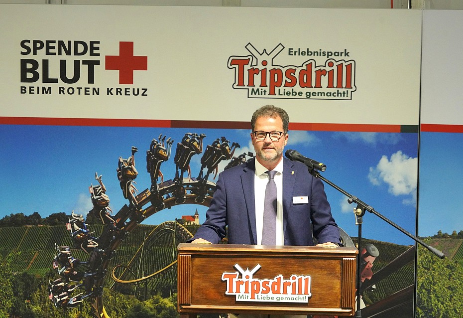 Wolfgang Rüstig bei der Eröffnung Tripsdrill