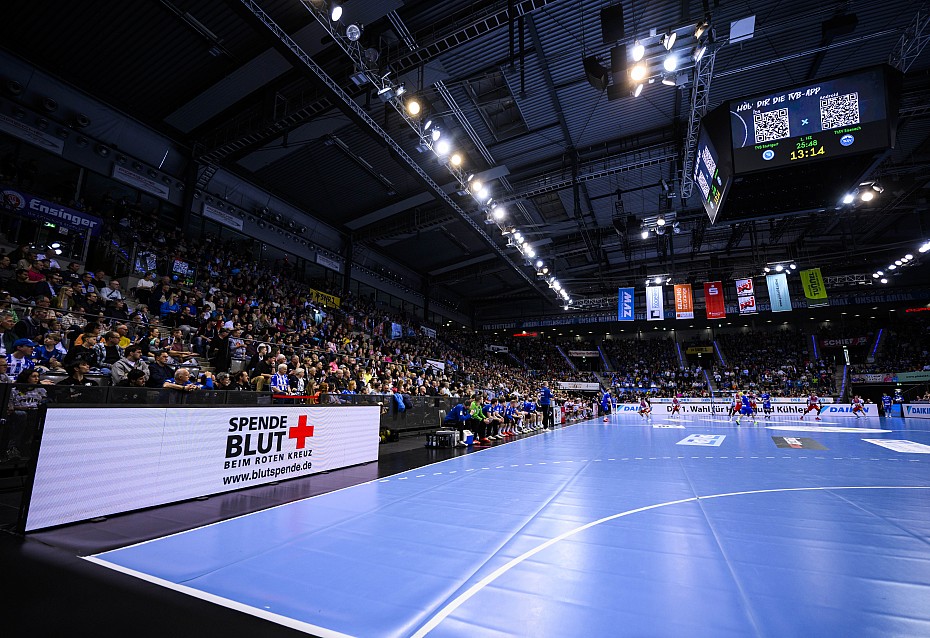 Bandenwerbung der DRK-Blutspende beim Heimspiel des TVB Stuttgart