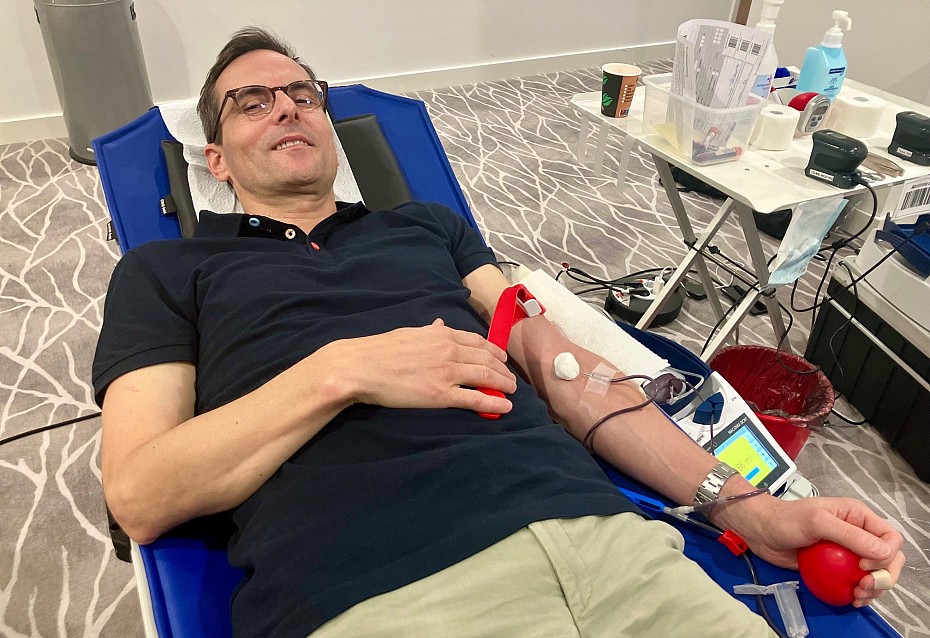 blutspender-liegen-spenden