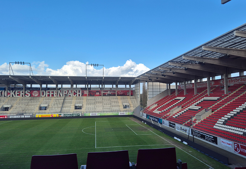 Der DRK Blutspendedienst zu Gast auf dem Bieberer Berg bei Kickers Offenbach