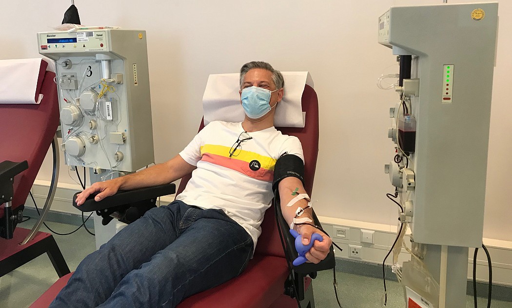 Andreas Gesche spendete beim DRK-Blutspendedient Nord-Ost in Dresden mittels einer Plasmaspende Antikörper für die Behandlung von Covid-19-Patienten