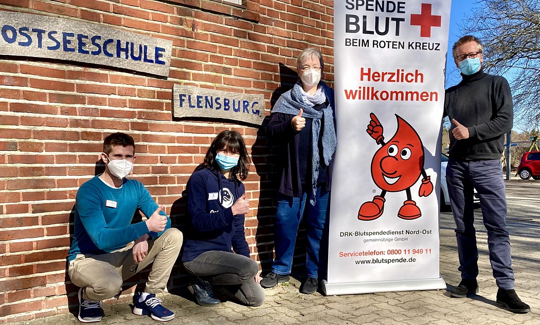 Team der Ostseeschule unterstützt die DRK-Blutspende in Flensburg