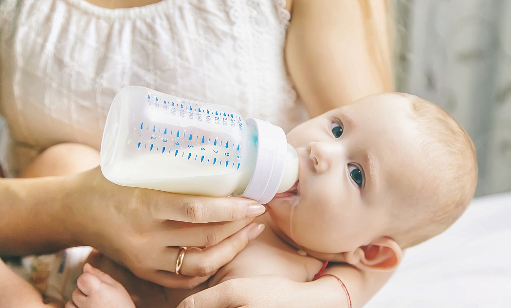 baby-milch-frauenmilchbank-trinken