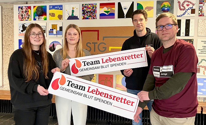 gruppenbild-team lebensretter-schüler-plakat-logo