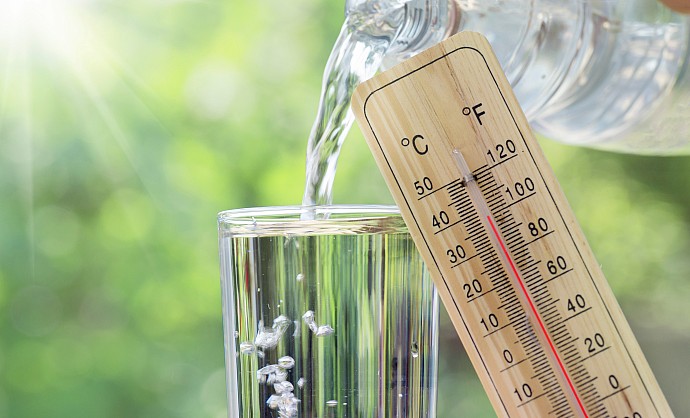 hitze-glas-wasserglas-wasser
