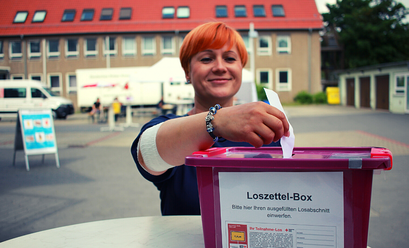 Isabelle Czingon bei der Sommer-Blutspendeaktion in Cottbus