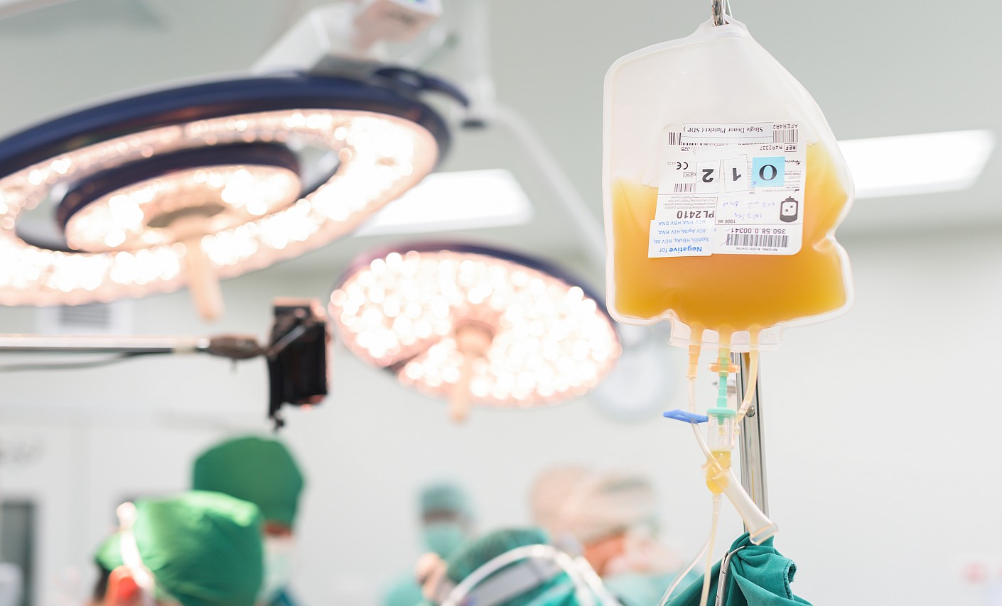 Plasmabeutel im Einsatz.