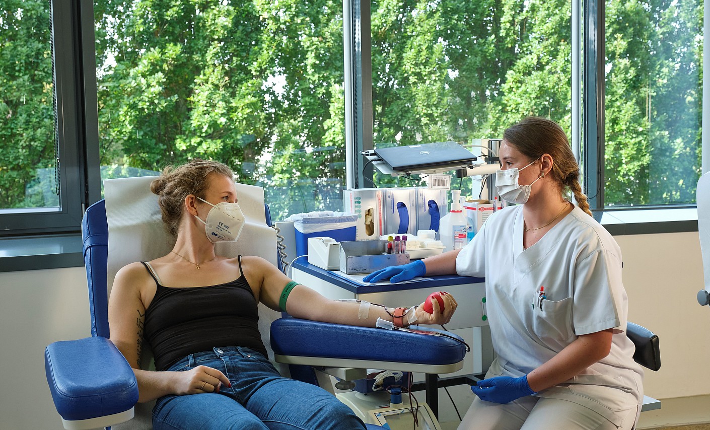 Blutspende mit Wohlfühlfaktor: Unsere Mitarbeiter sind immer für Sie da.