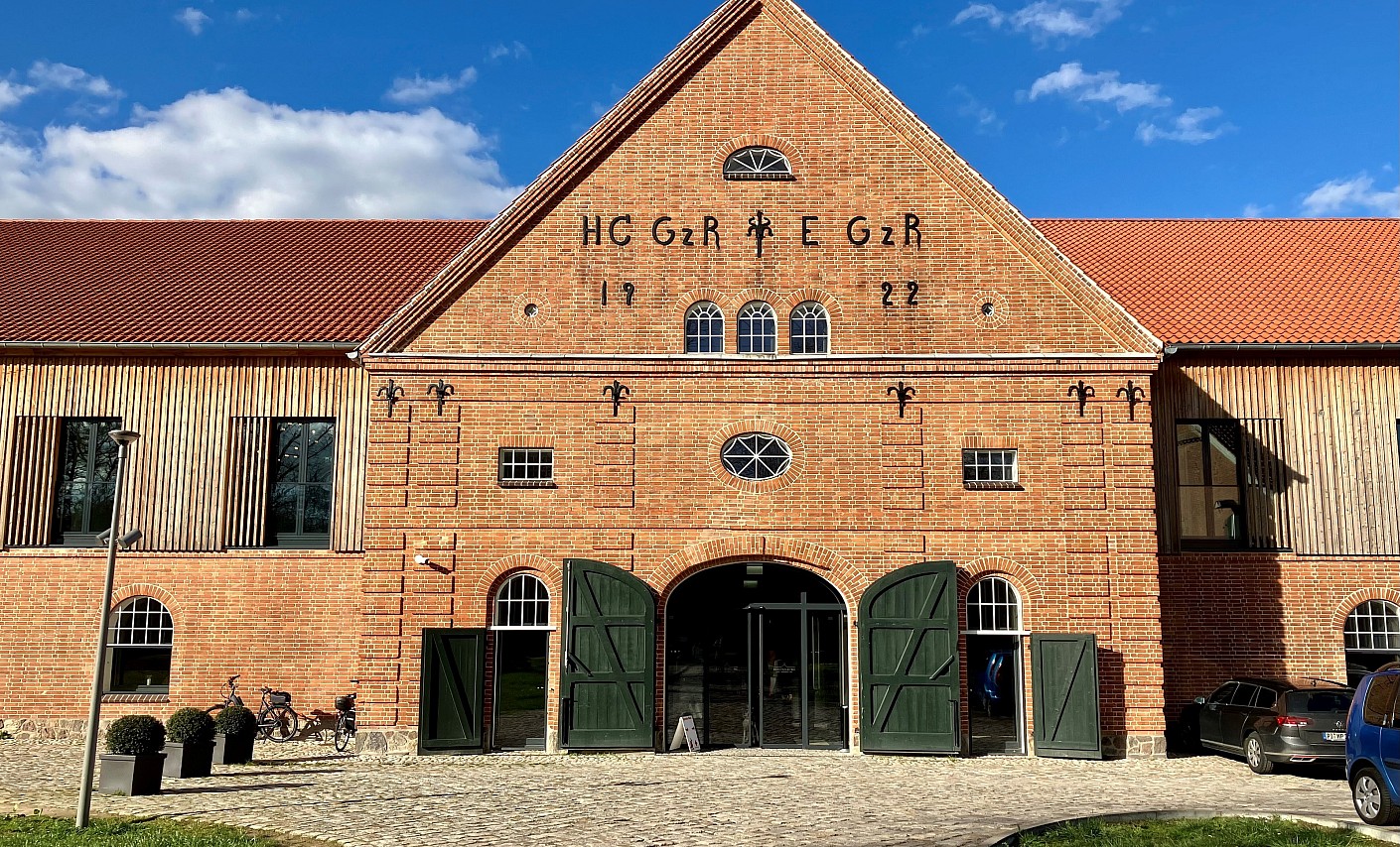 Das Hotel Breitenburg liegt inmitten herrlicher Natur Hotel Breitenburg Frontansicht