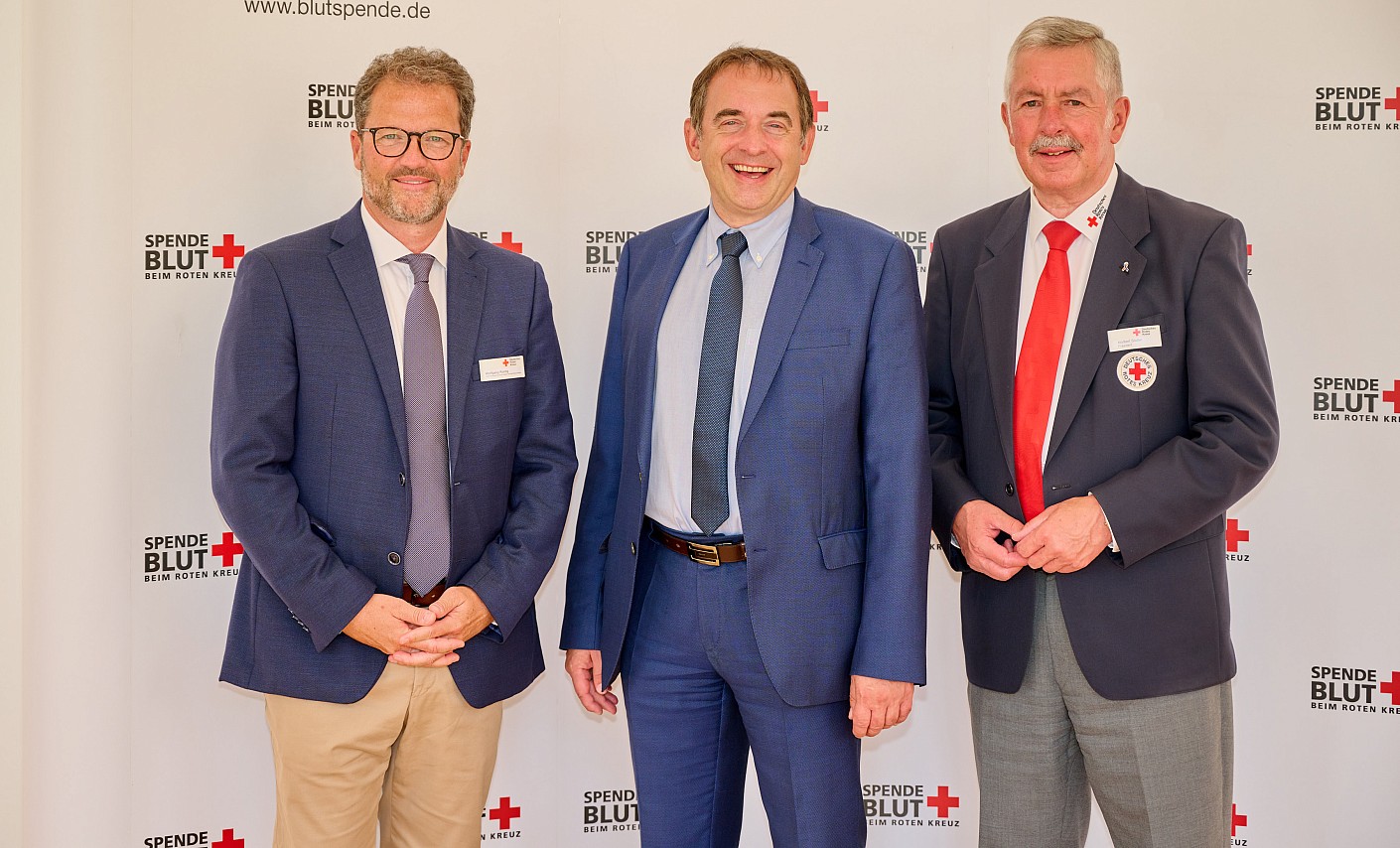 Gäste: Wolfgang Rüstig, Kultusminister Prof. Dr. Alexander Lorz und Norbert Södler, Präsident des DRK-Landesverbandes Hessen e.V.