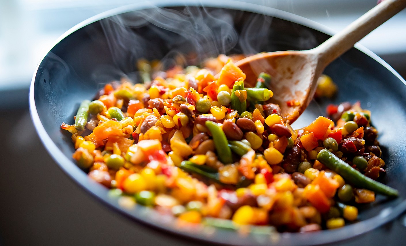 gesundes Essen in einer Pfanne