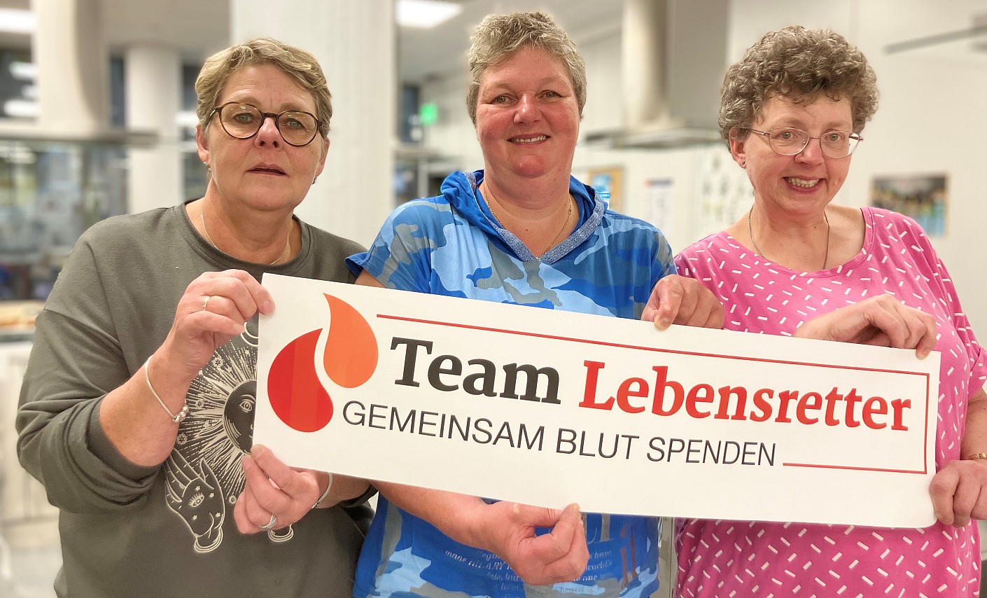 Unterstützen die Blutspende im Ehrenamt: Angelika, Brigitte und Silvia Ley