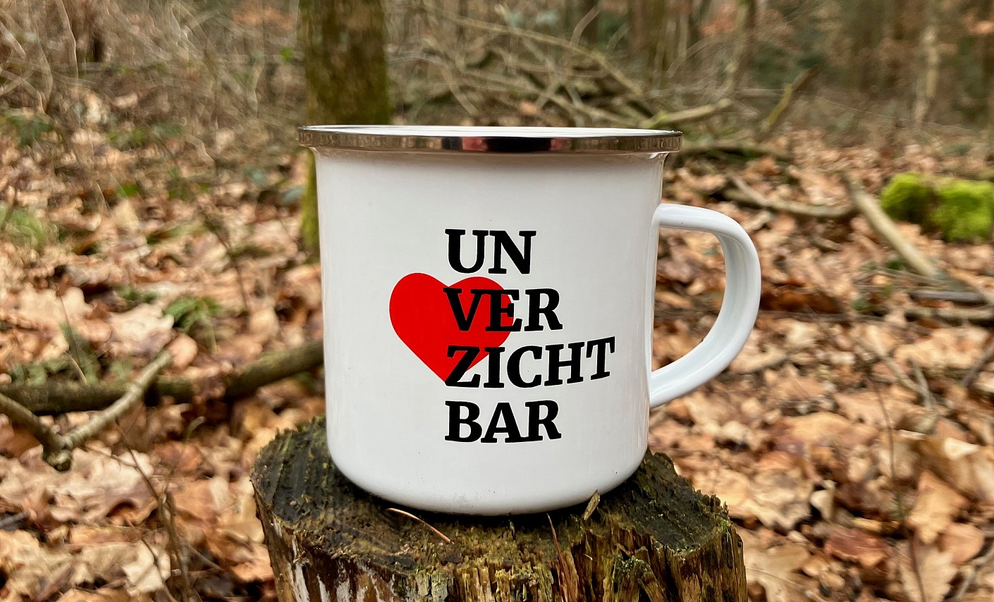 Blutspenden sind unverzichtbar! stillleben-tasse-unichallenge-unverzichtbar