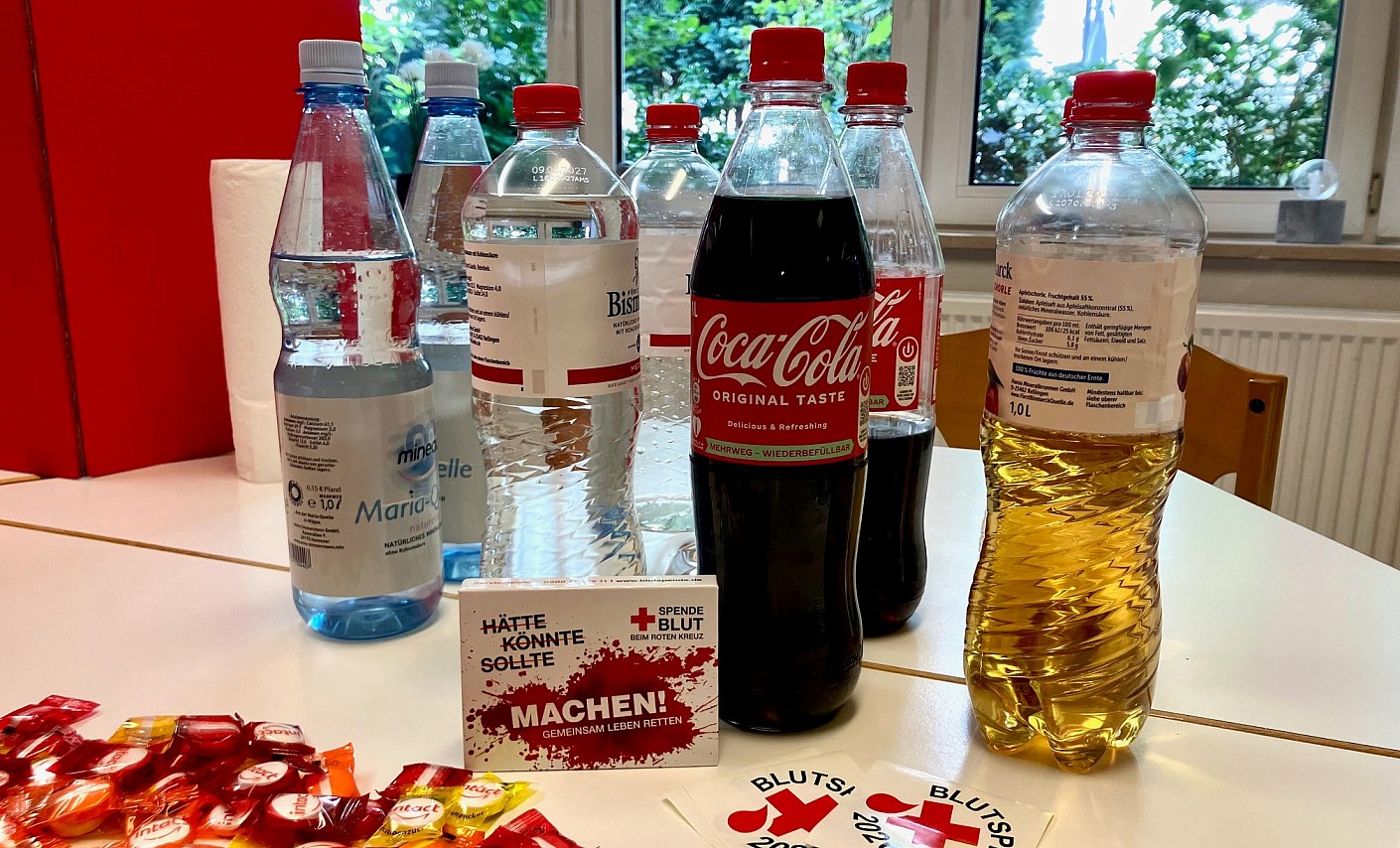flaschen-getränke-hitze-flüssigkeit-trinken
