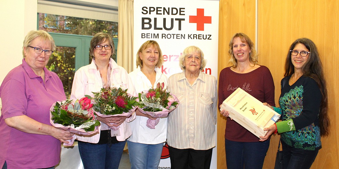 vlnr Sabine Werny, Vera Hoyer, Carola Warnholz, Käthe Raddatz, Elke Hildebrandt, Dr. Bettina Lizardo 