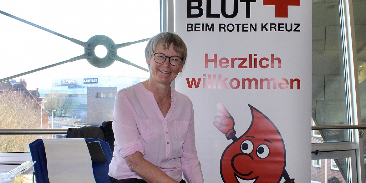 Anette Langner auf der Blutspendeliege