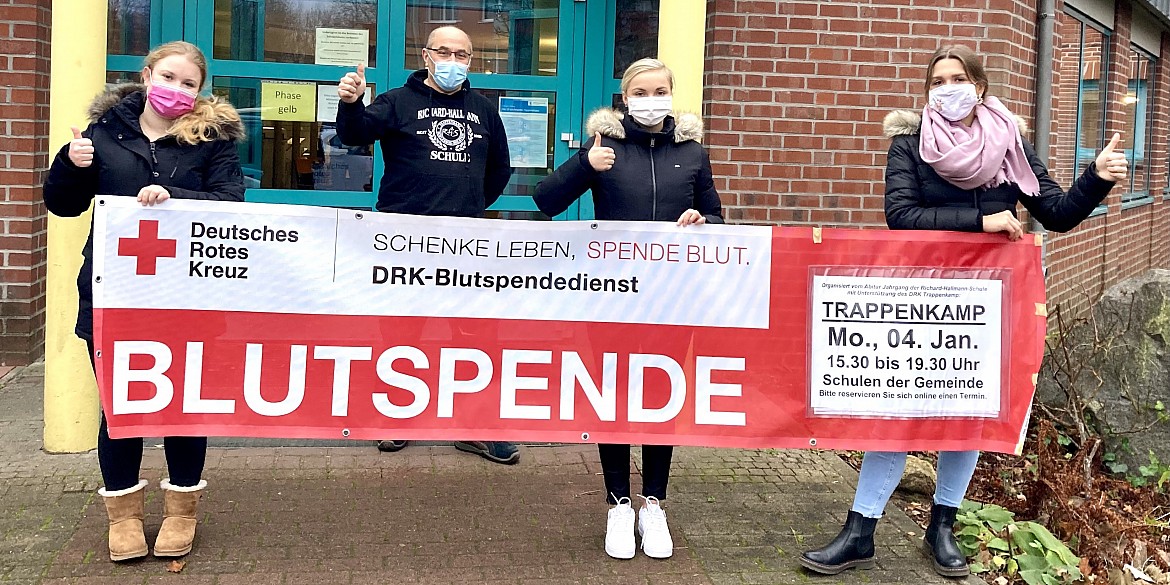 Abiturienten organisieren Blutspende an der Richard-Hallmann-Schule Trappenkamp