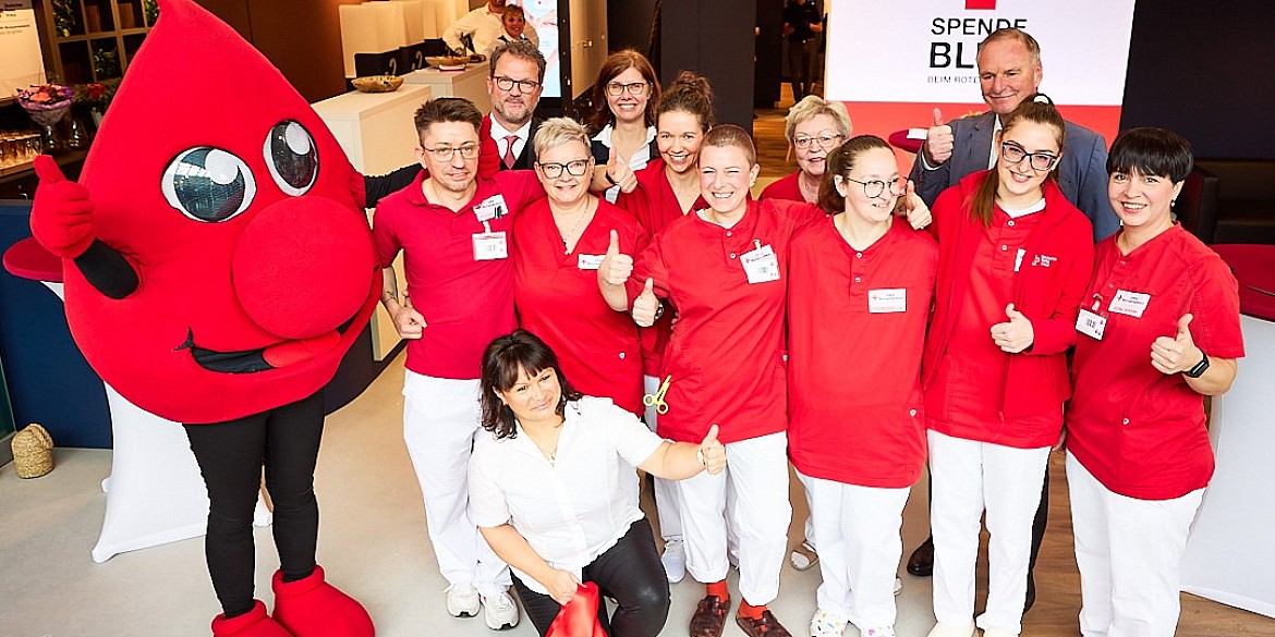 Team des DRK-Blutspendezentrums in Chemnitz bei der ERöffnung