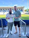 Setzen sich für die gute Sache ein: Die beiden ehemaligen Lilien-Profifußballer Marco „Toni“ Sailer (links) und Christian Beisel (rechts).