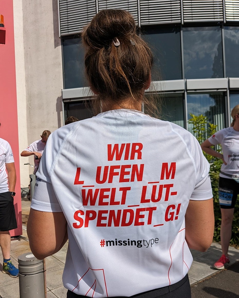 In diesem Jahr fiel der J.P. Morgan Lauf in Frankfurt auf den Weltblutspendetag. Diese Chance haben wir genutzt, um mit unseren Lauf-Shirts auf #missingtype aufmerksam zu machen 