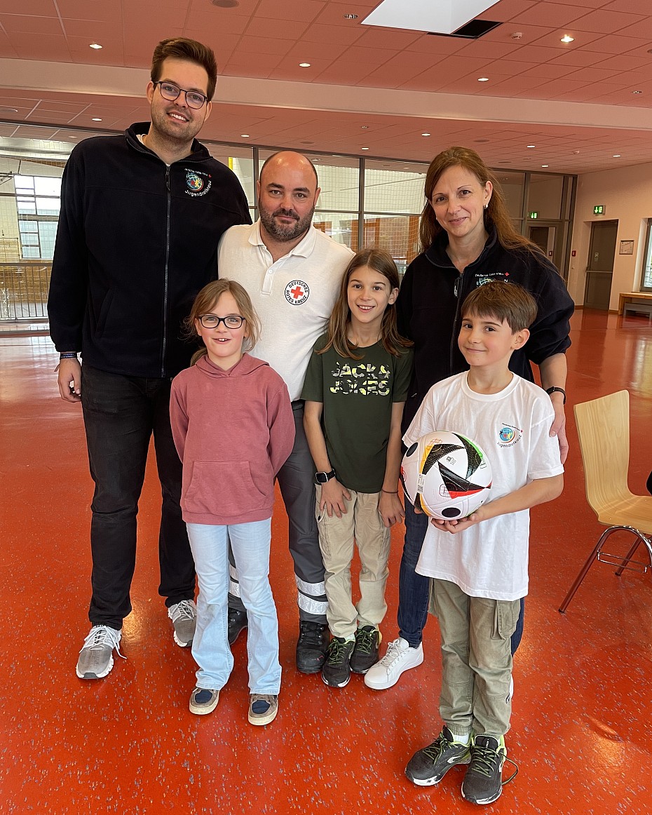 Ortsverein Bretten mit dem Fußball