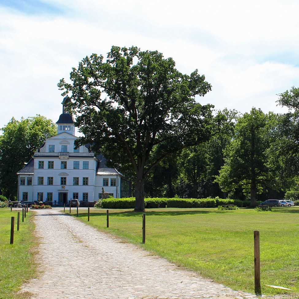 Blick auf das Herrenhaus Brockdorff