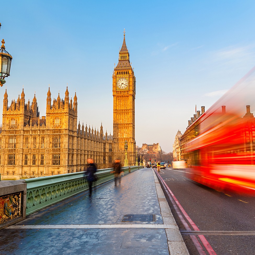 Big Ben in London bei Sonnenaufgang