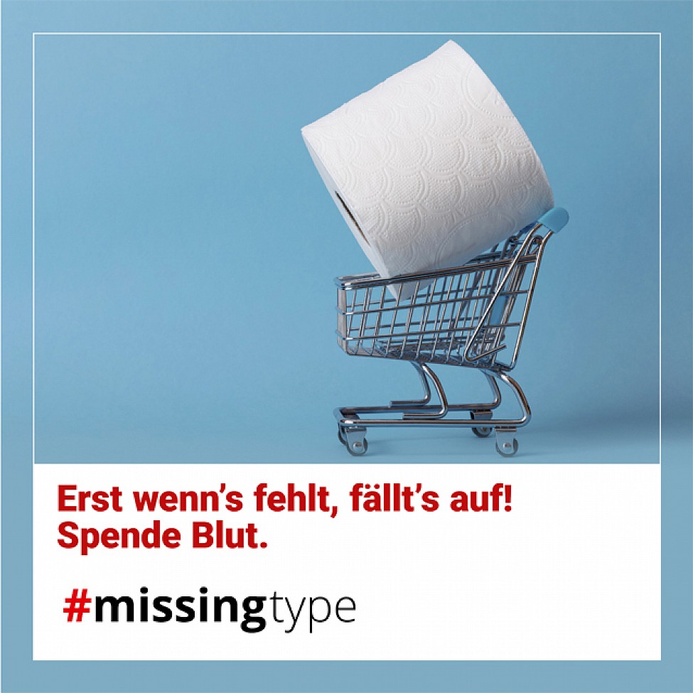 Toilettenpapier in kleinem Einkaufswagen und Logo der missingtype-Kampagne.