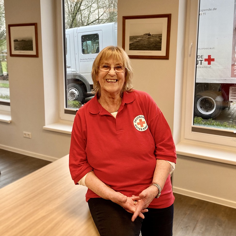 Frauke Unglaubeverbschiedet sich aus der Arbeit im Ehrenamt ihres DRK-Ortsverein Stedesand