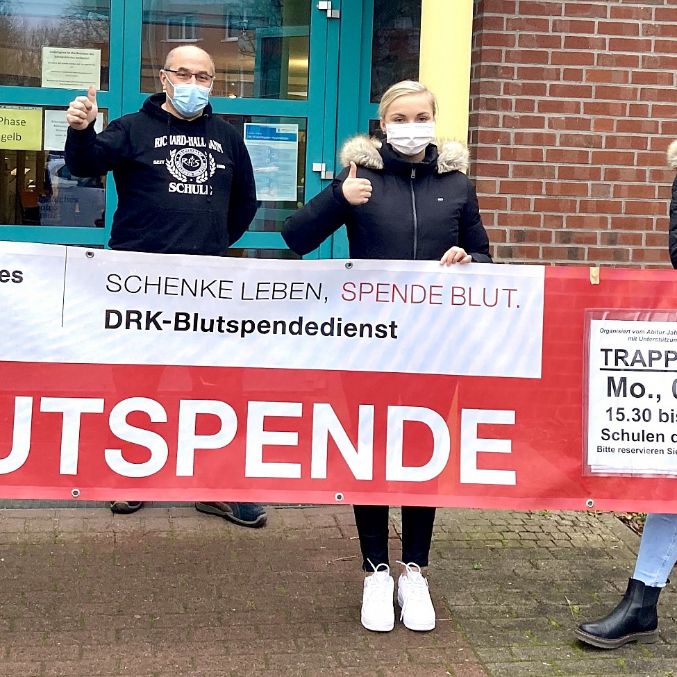 Abiturienten organisieren Blutspende an der Richard-Hallmann-Schule Trappenkamp