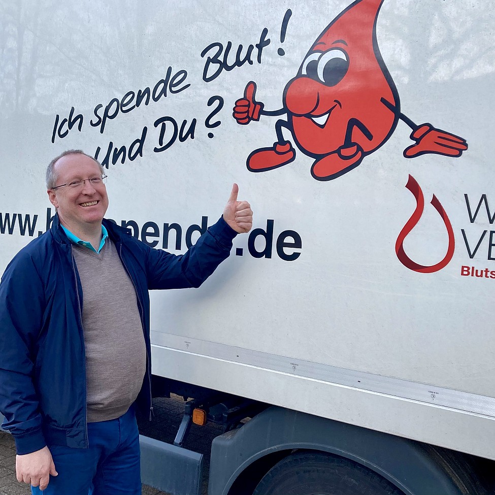 Blutspende in Itzehoe: Jens Mundt ist dabei und hofft, weitere Spender zu motivieren