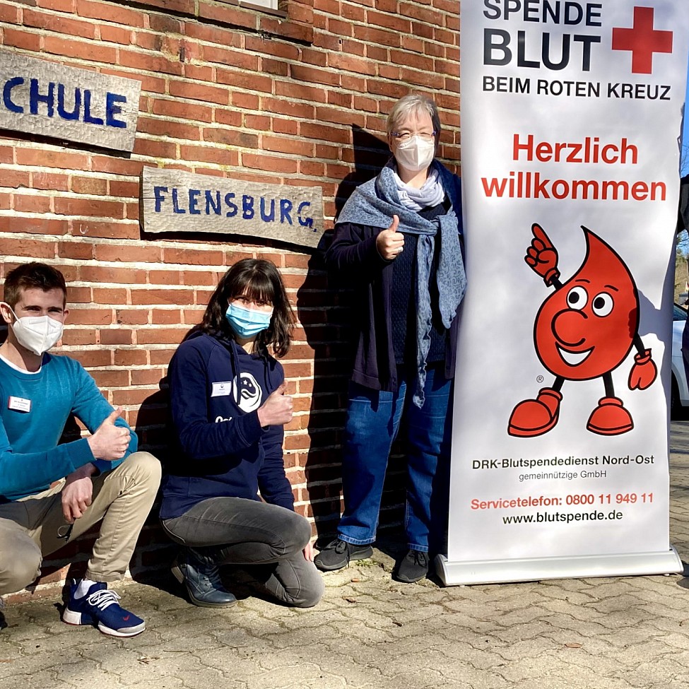 Team der Ostseeschule unterstützt die DRK-Blutspende in Flensburg