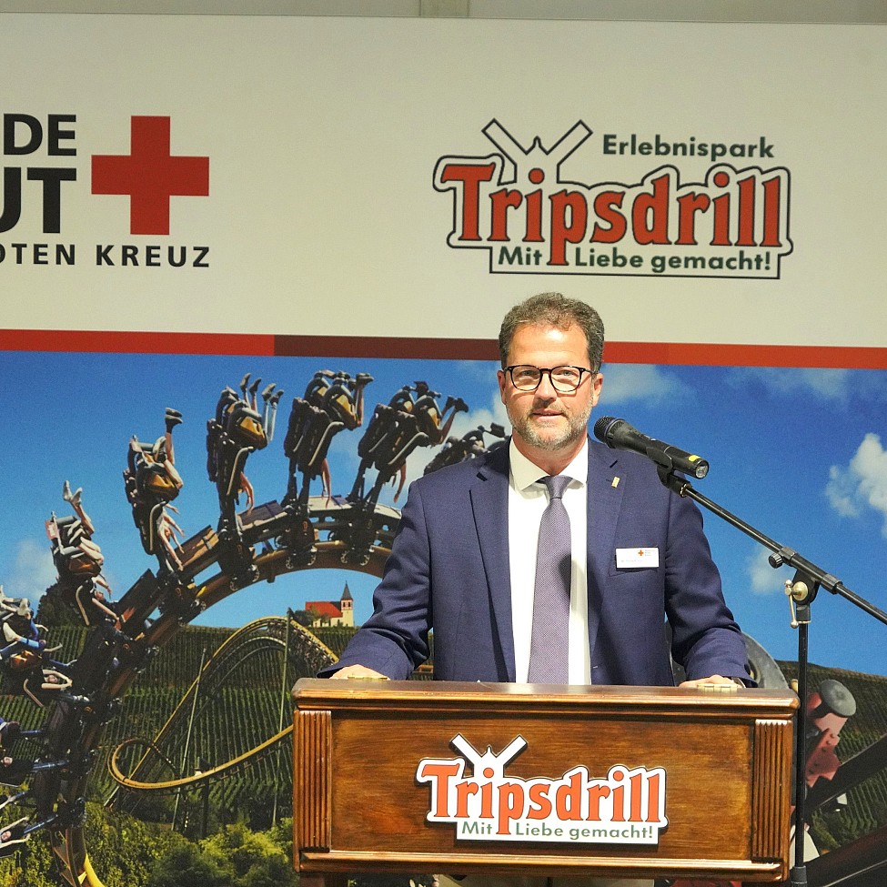 Wolfgang Rüstig bei der Eröffnung Tripsdrill
