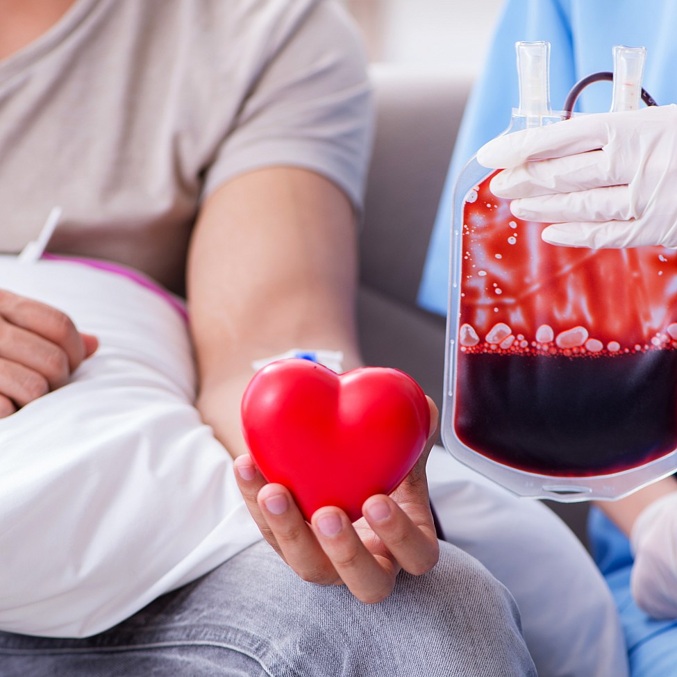 blutspende-bluttransfusion-blutbeutel-herz