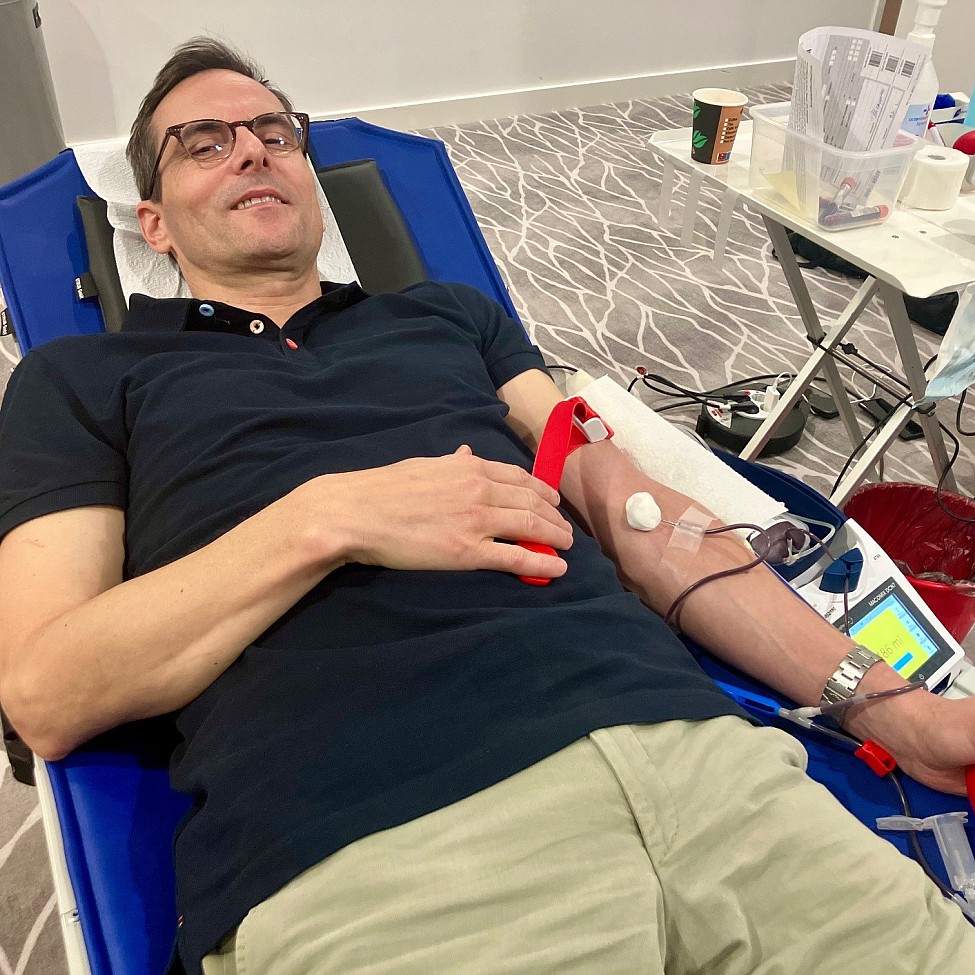 blutspender-liegen-spenden