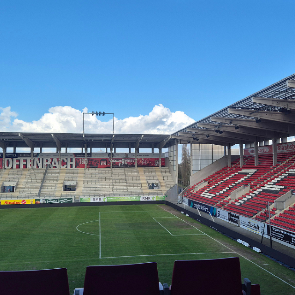 Der DRK Blutspendedienst zu Gast auf dem Bieberer Berg bei Kickers Offenbach